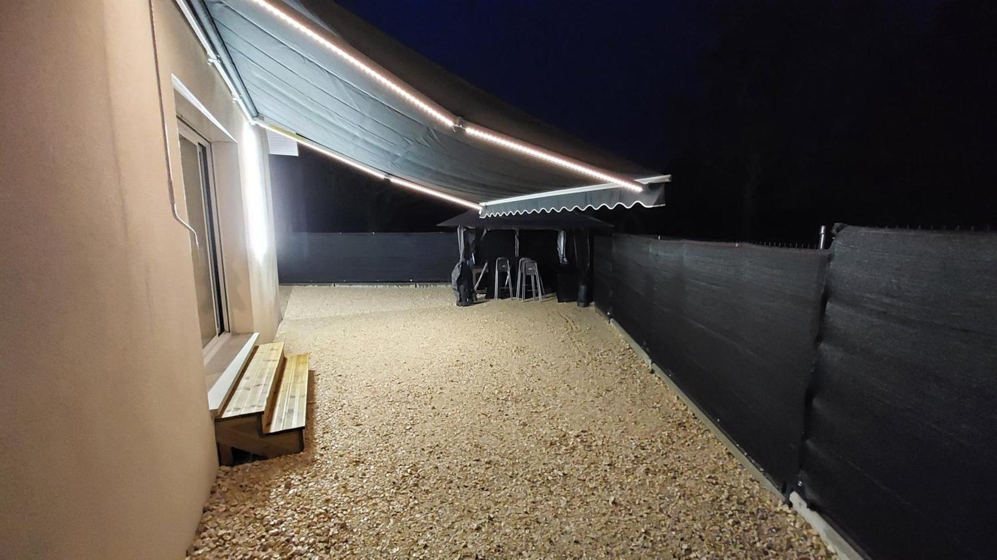 Maison Neuve Proche Station De Ski, 10 Couchages, Tout Confort Granieu Rum bild
